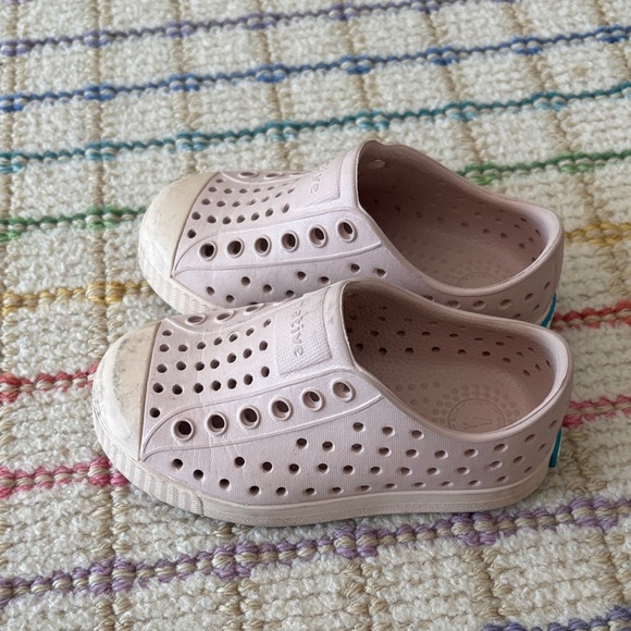 Native Kids Light Pink Slip-On Sneakers - Picture 3 of 5